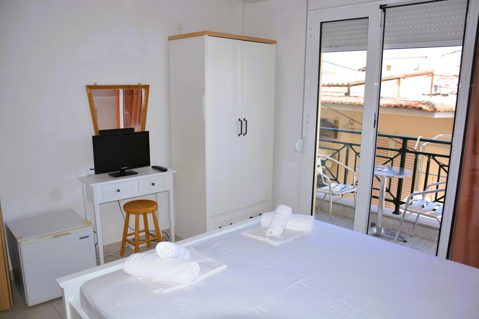 Dionyssos Hotel Liménasz Kültér fotó