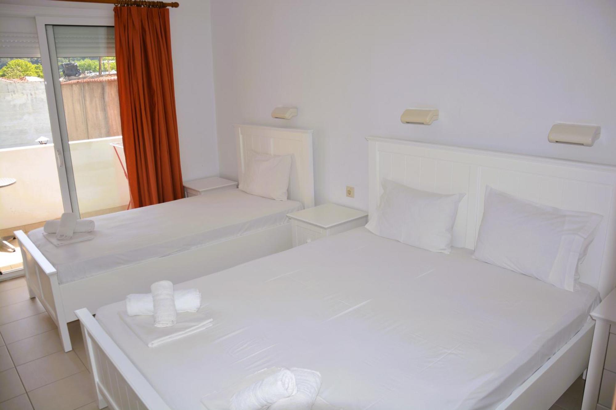 Dionyssos Hotel Liménasz Kültér fotó